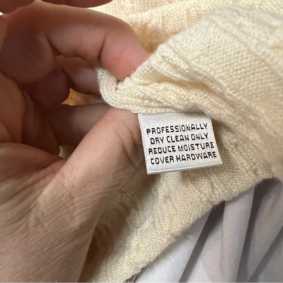 VINTAGE ST. JOHN BY MARIE GRAY Cream Cable Knit Turtleneck, L - Picture 10 of 11